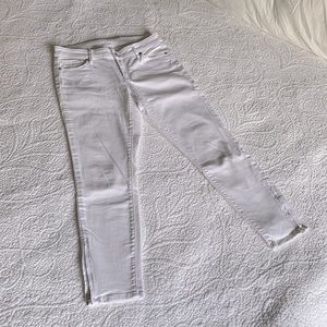 Ann Taylor Loft white “Curvy Skinny Ankle”  jeans sz. 4.